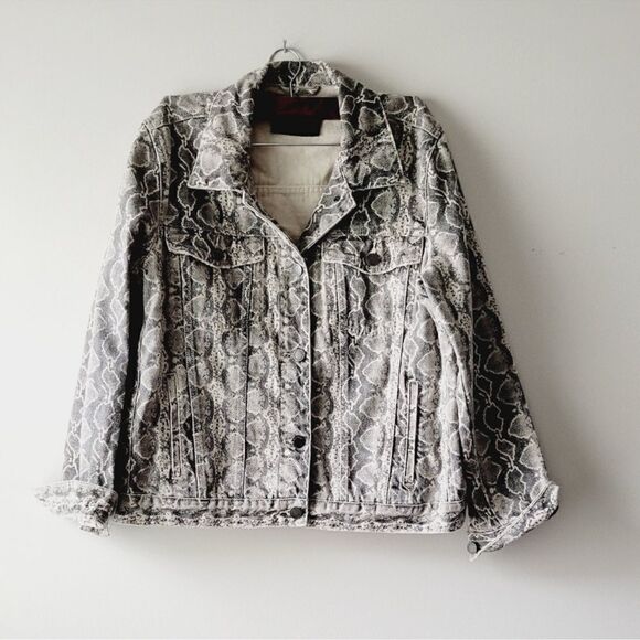 Blank NYC || Snake Along Denim Trucker Jacket Python Print C25 - Picture 5 of 13